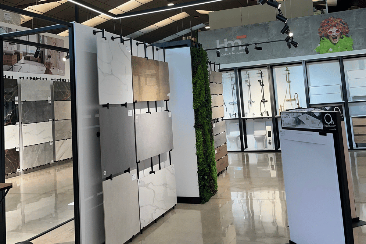 Almacén de materiales de construcción en San Vicente del Raspeig​